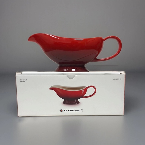 Le Creuset Red Gravy Boat - Picture 1 of 8